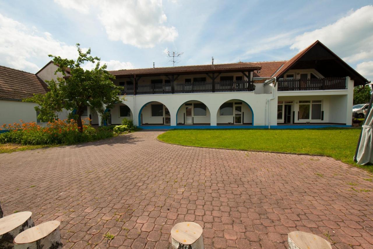Penzion Posada Podivin Экстерьер фото